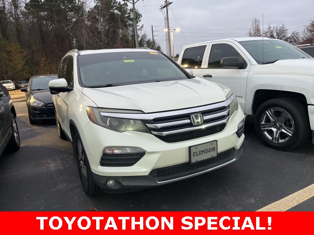 2016 Honda Pilot Touring's photo