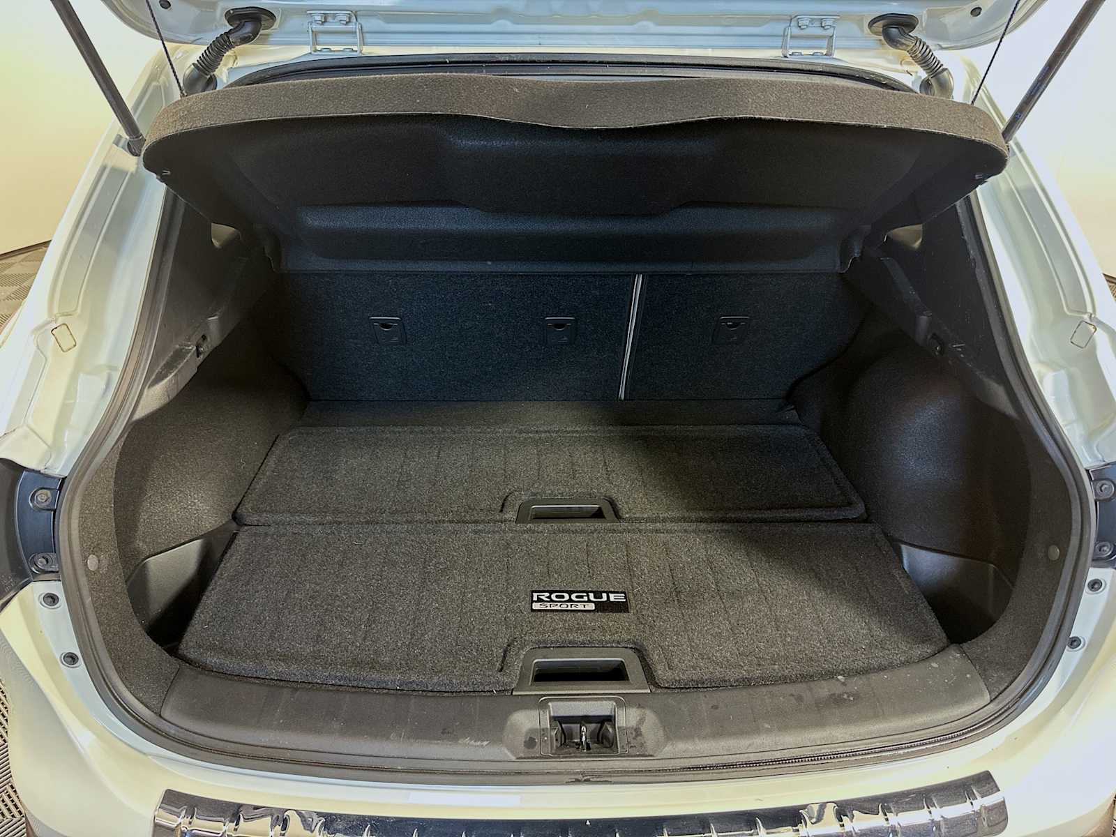 2019 Nissan Rogue Sport SV photo 24