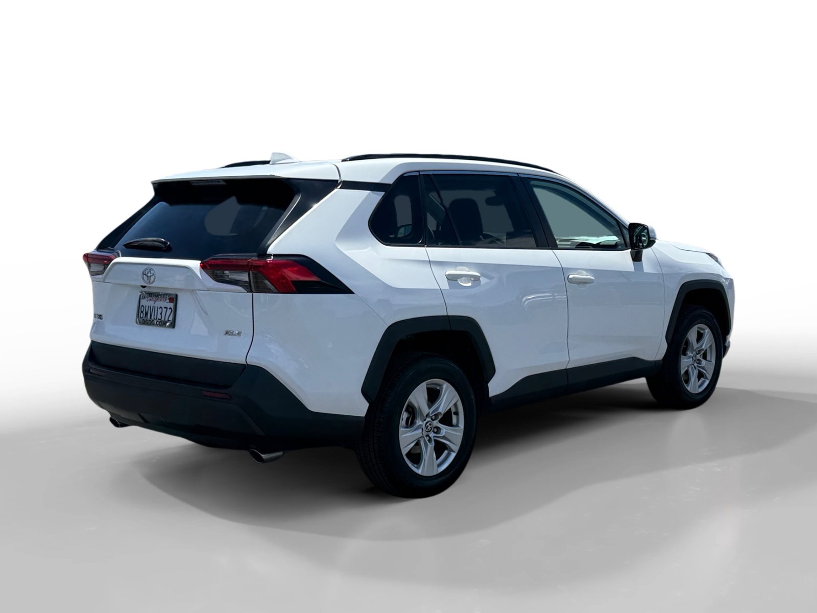 2021 Toyota RAV4 XLE photo 2
