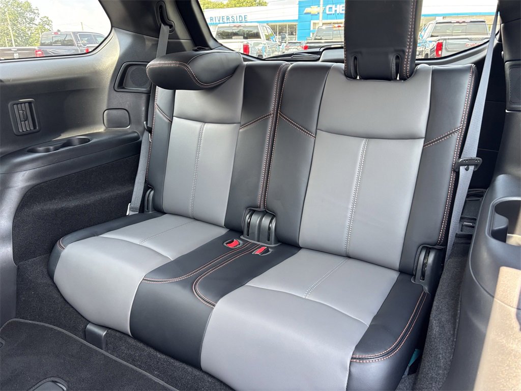 2019 Nissan Pathfinder SL photo 13