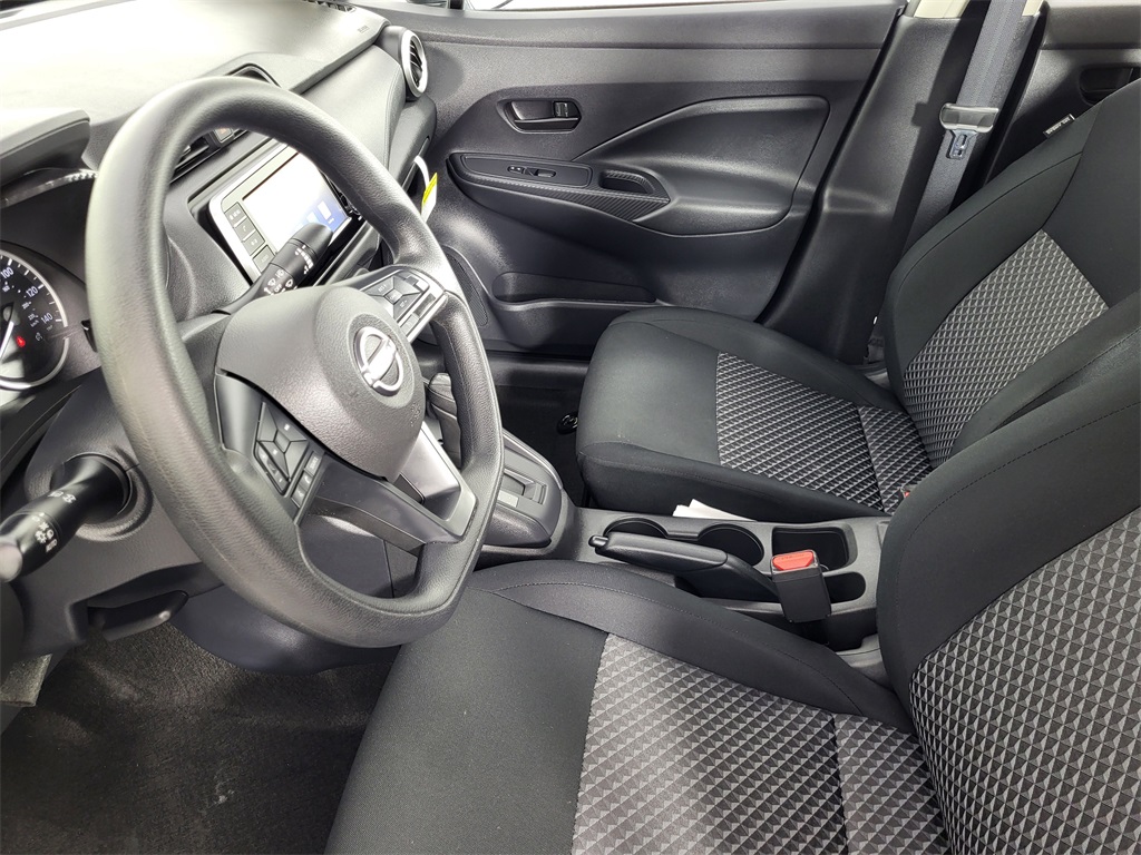 2024 Nissan Versa 1.6 S photo 7