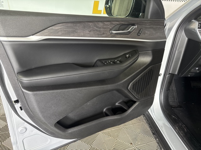 2025 Jeep Grand Cherokee Limited photo 19