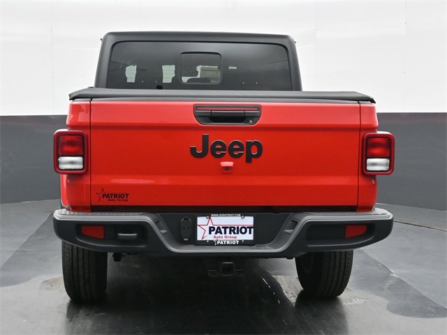2024 Jeep Gladiator Sport photo 2