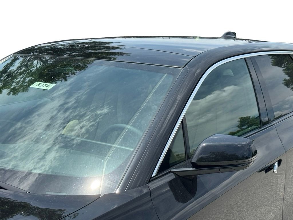 2025 Cadillac Lyriq Luxury photo 11