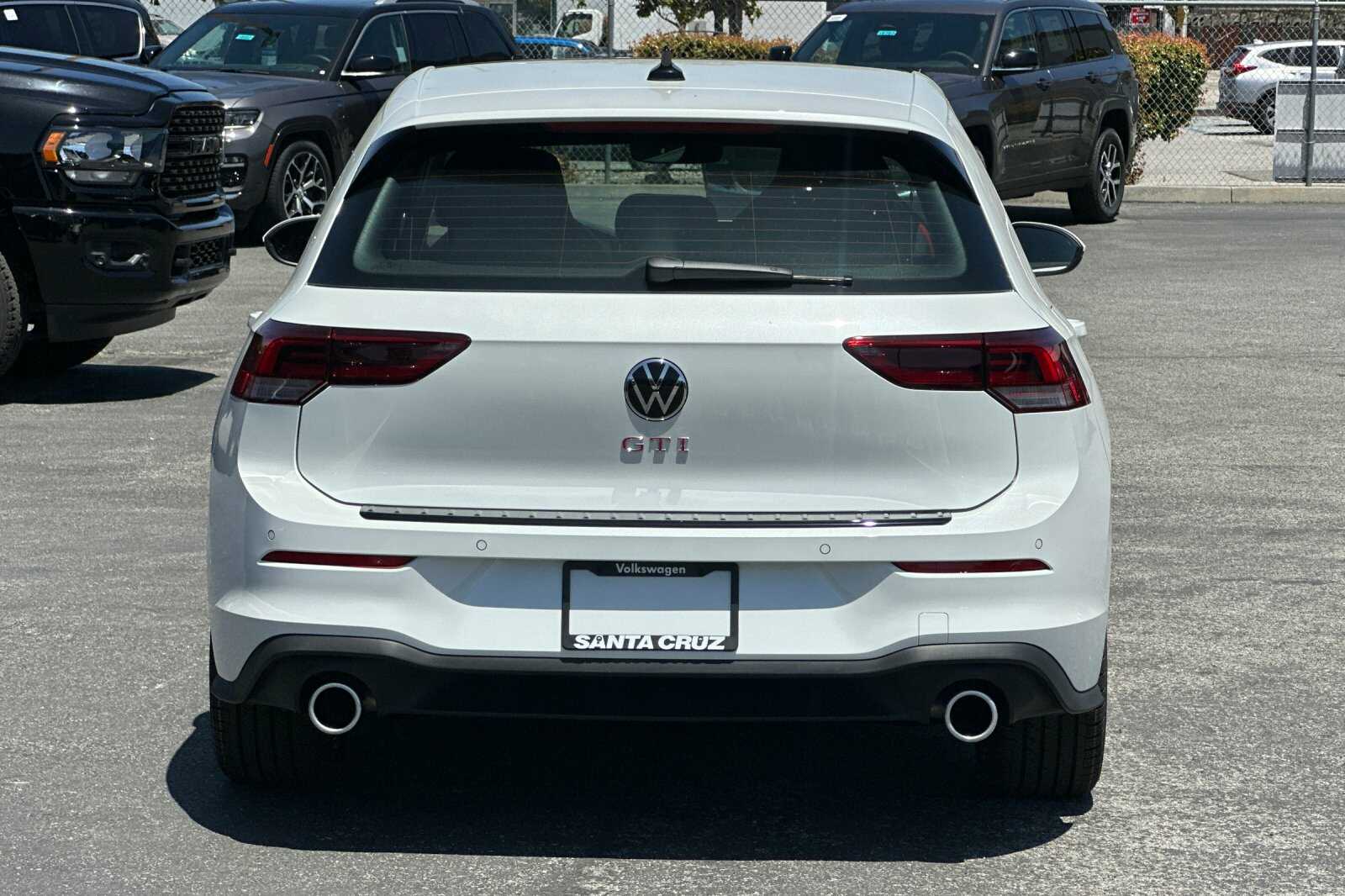 2025 Volkswagen Golf GTI SE photo 5