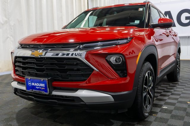 2026 Chevrolet Trailblazer LT photo 2