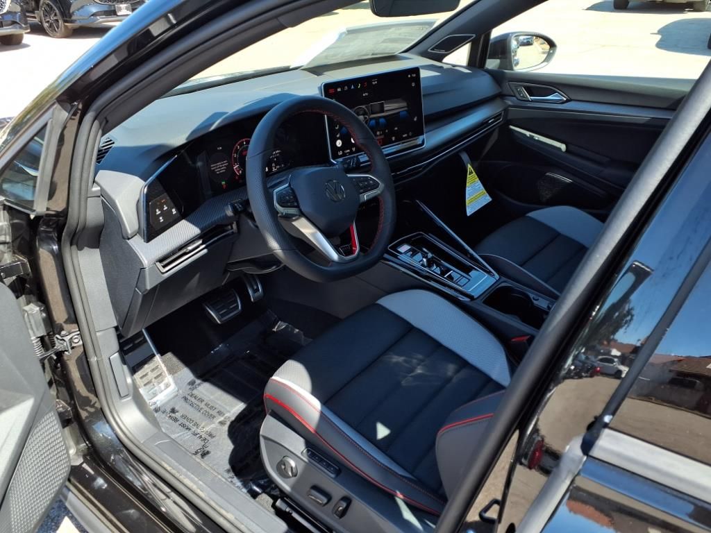 2025 Volkswagen Golf GTI SE photo 13