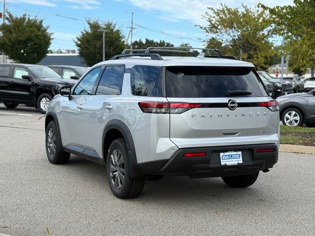 2025 Nissan Pathfinder SV photo 4