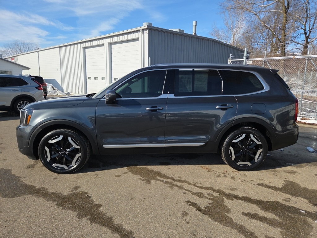 2023 Kia Telluride S photo 4