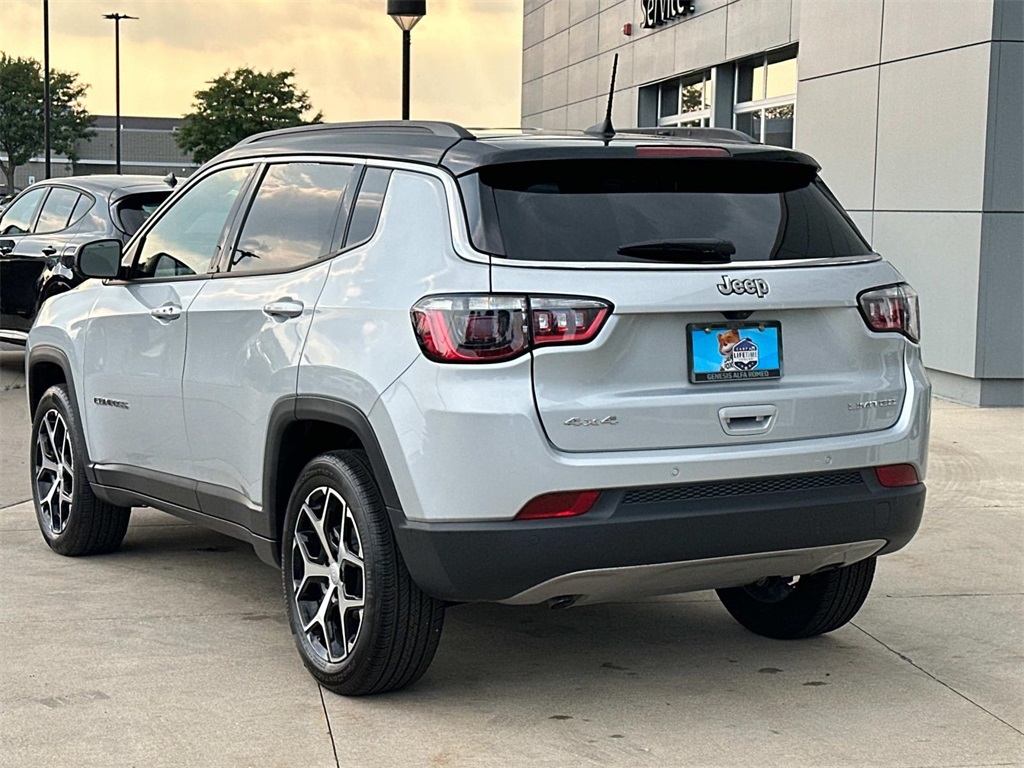 2024 Jeep Compass Limited photo 4