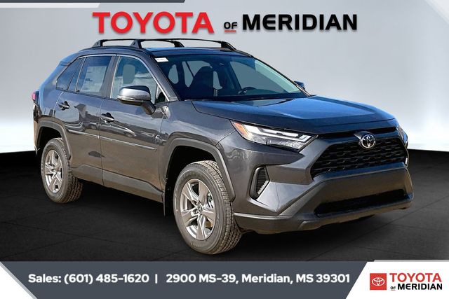 2025 Toyota RAV4 XLE's photo