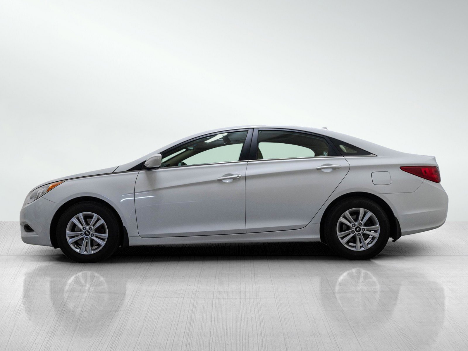 2012 Hyundai Sonata GLS photo 3