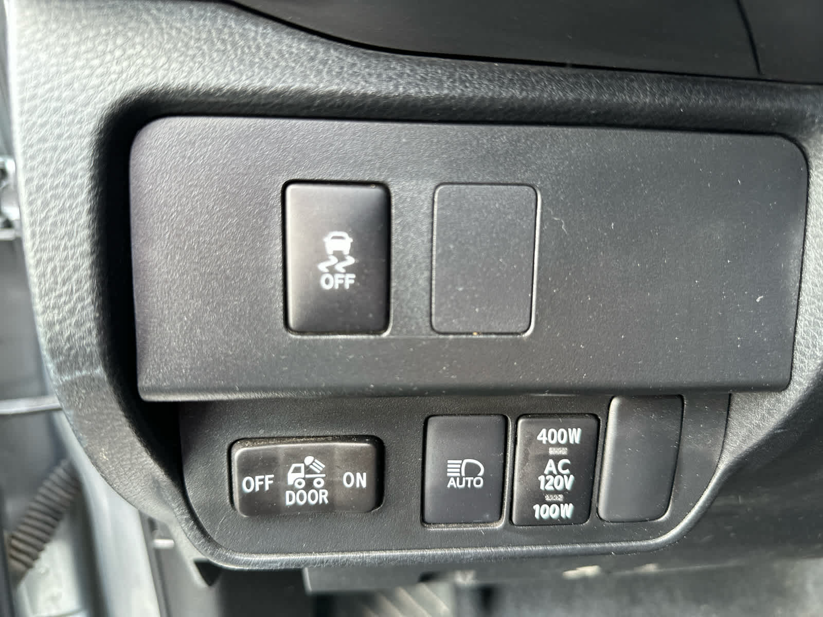 2023 Toyota Tacoma TRD photo 28