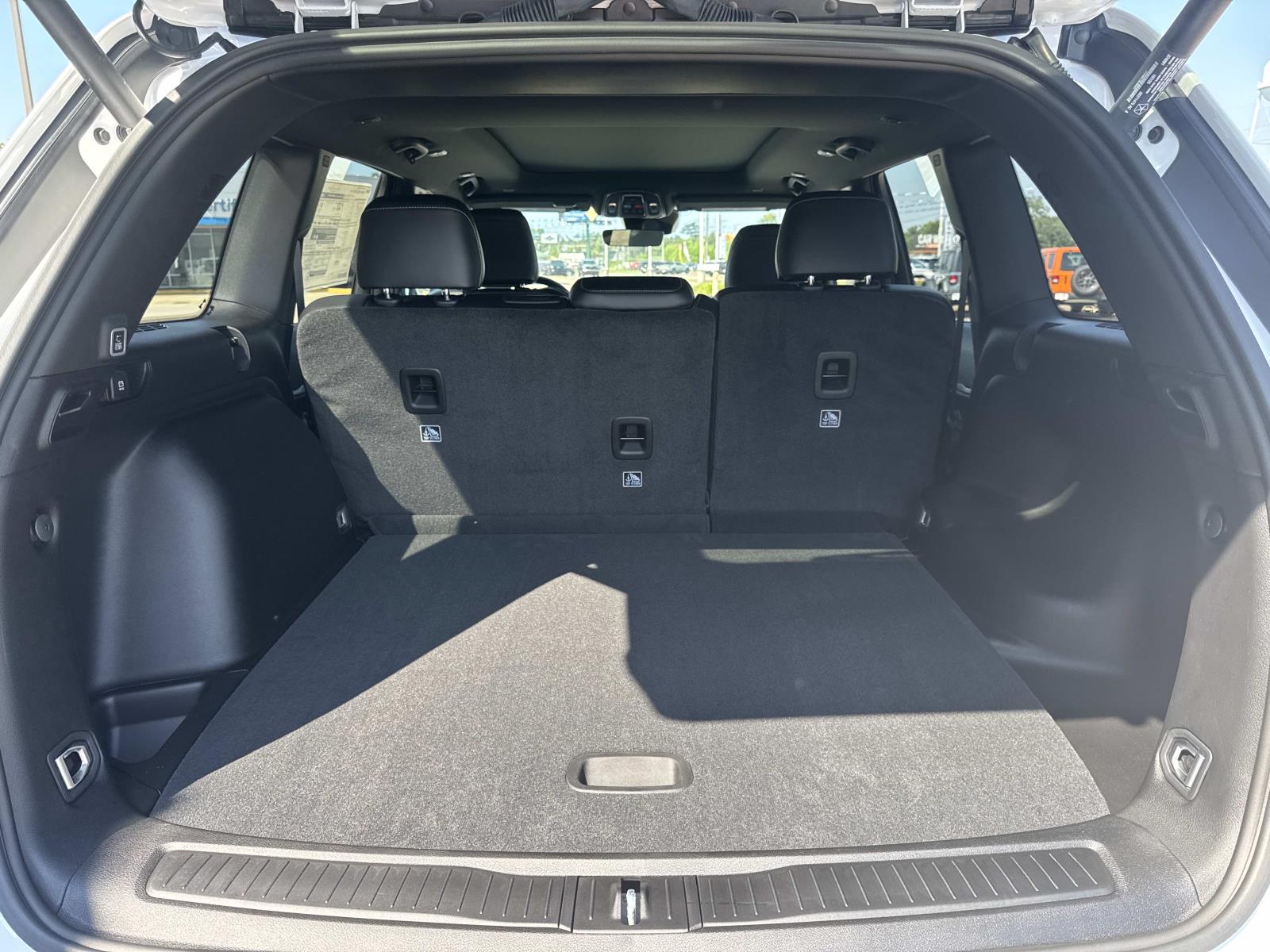 2025 Jeep Grand Cherokee Limited photo 3