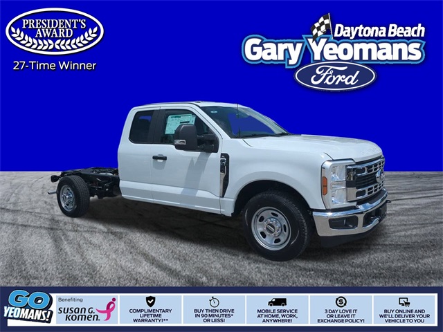 2025 Ford F-350 Super Duty Chassis Cab XL's photo