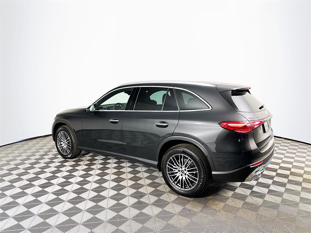 2026 Mercedes Benz GLC 300 4MATIC photo 4
