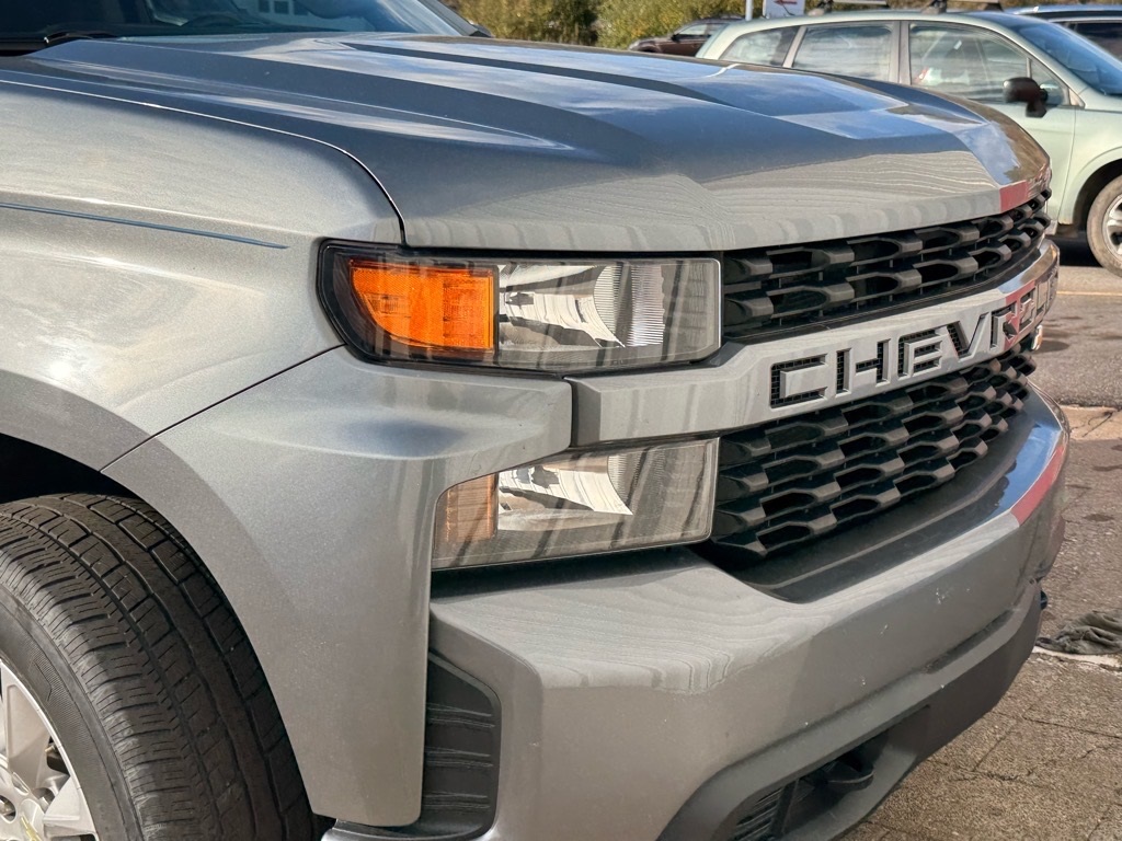 2020 Chevrolet Silverado 1500 Custom photo 3