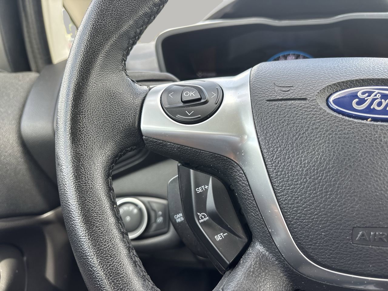 2017 Ford C-Max Hybrid SE photo 20