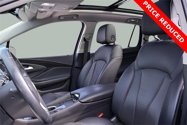 2020 Buick Envision Essence photo 2