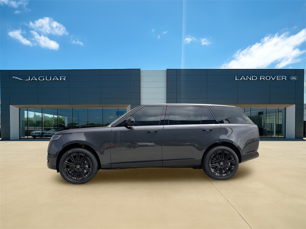 2025 Land Rover Range Rover SE photo 4