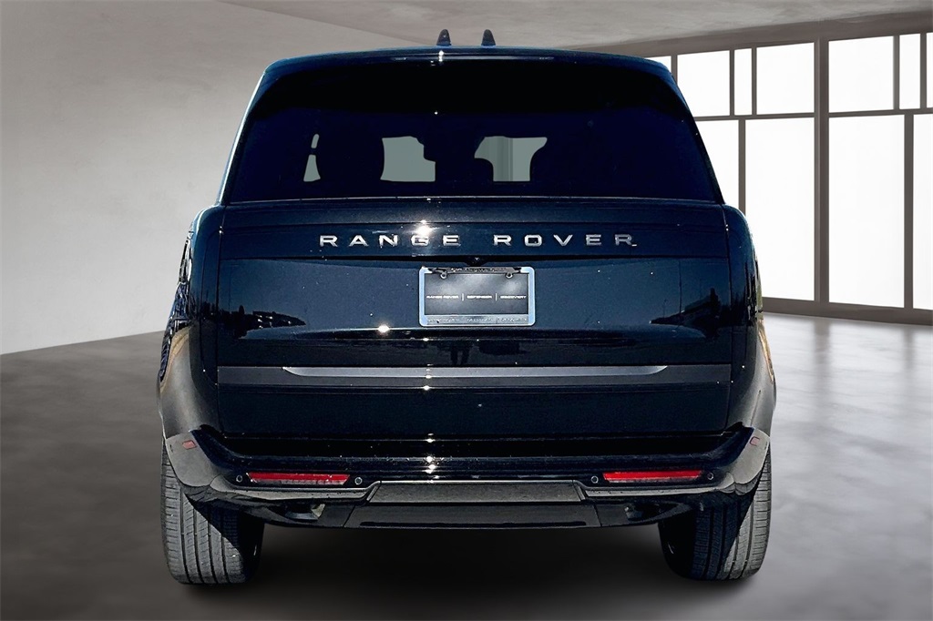 2025 Land Rover Range Rover SE photo 4