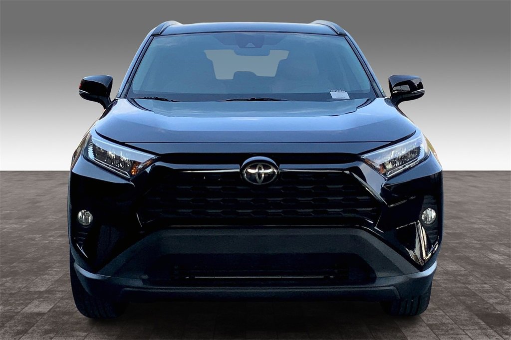 2021 Toyota RAV4 XLE photo 2