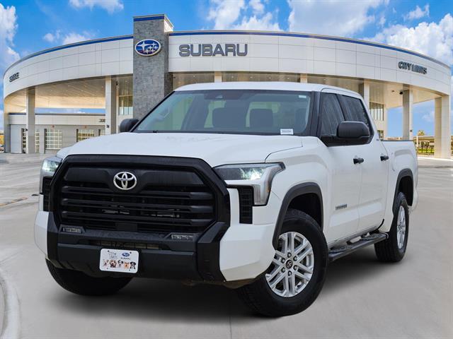 2022 Toyota Tundra SR5's photo