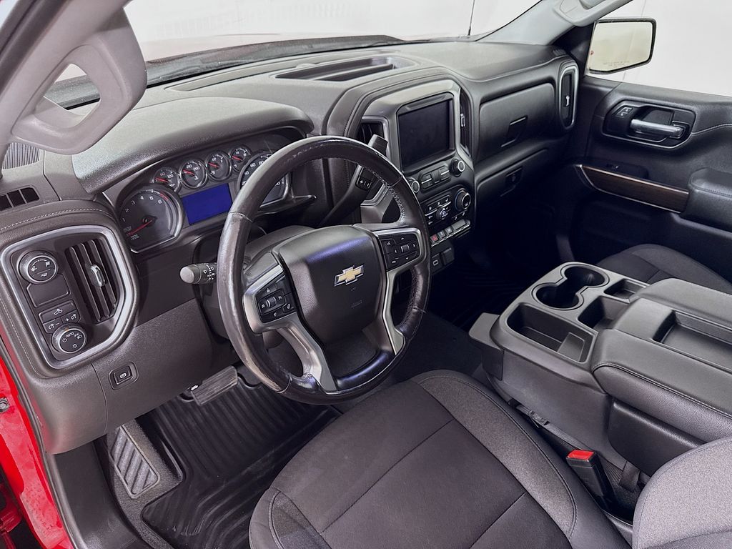2019 Chevrolet Silverado 1500 LT photo 4