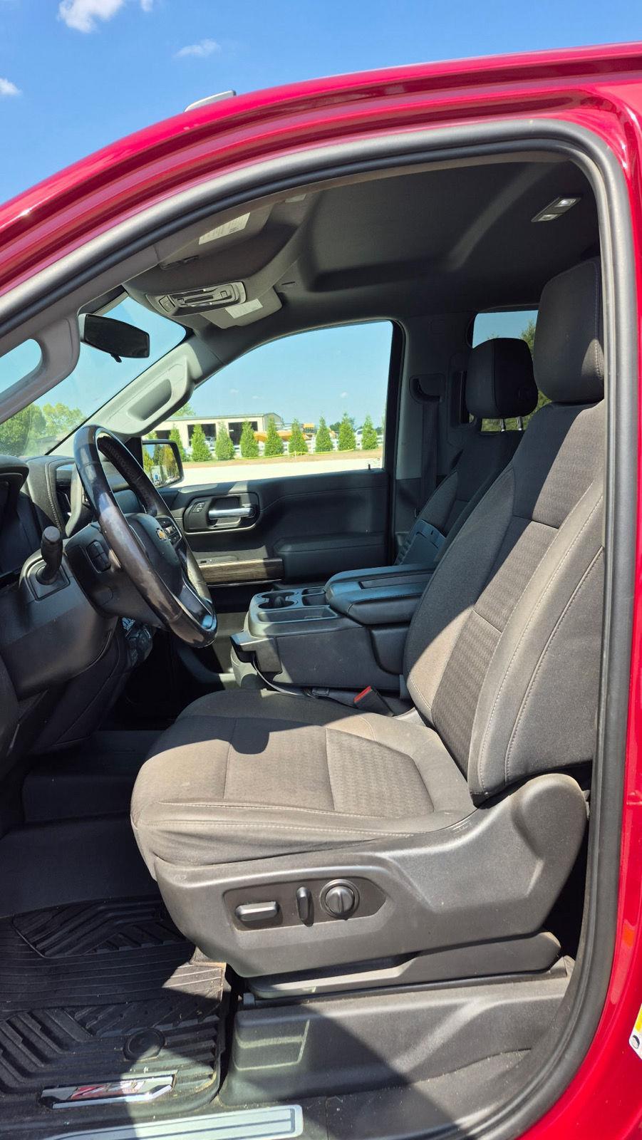 2020 Chevrolet Silverado 1500 LT photo 8