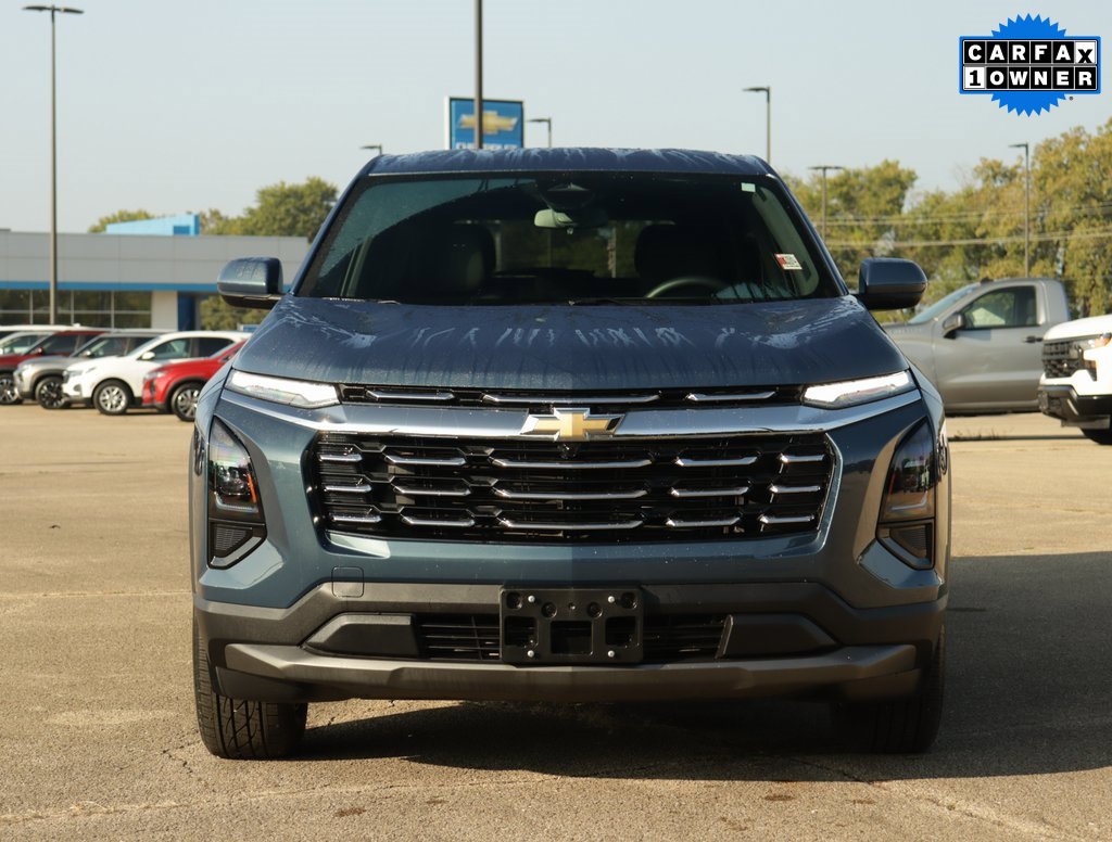 2025 Chevrolet Equinox LT photo 2
