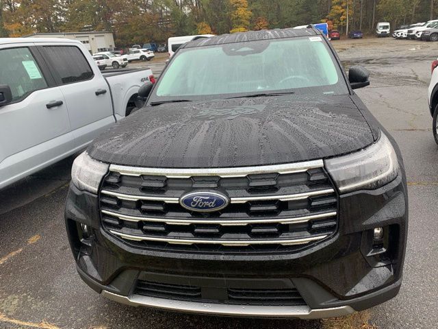 2026 Ford Explorer photo 3