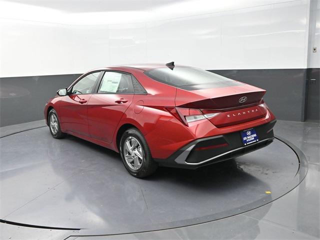 2025 Hyundai Elantra SE photo 6