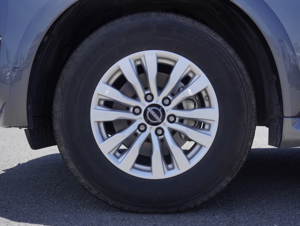2022 Nissan Armada SV photo 8