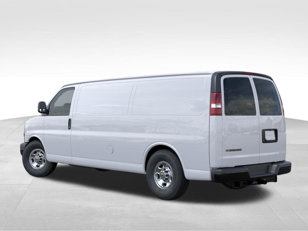2025 Chevrolet Express Cargo 3500 photo 2