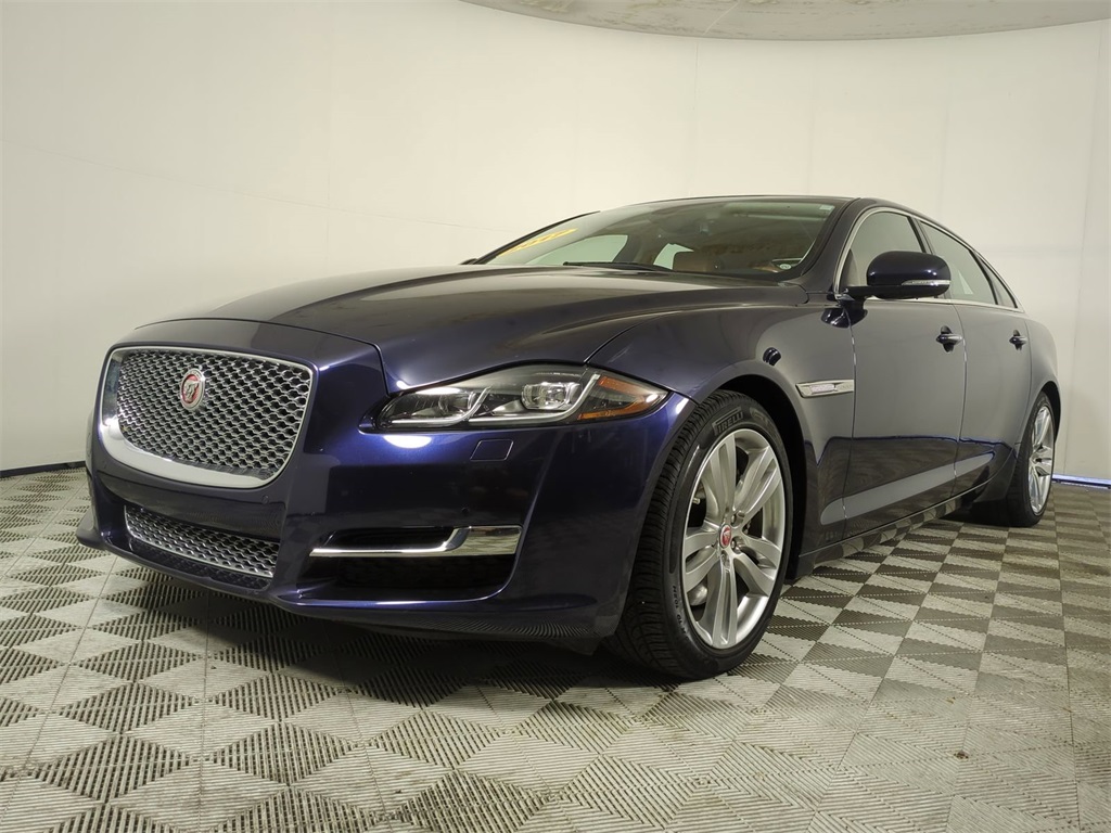 2017 Jaguar XJ XJL Portfolio photo 9