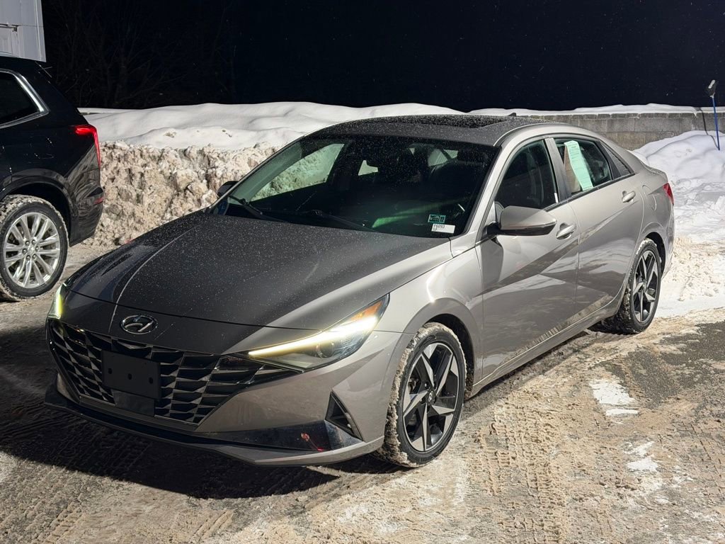 2021 Hyundai Elantra SEL's photo