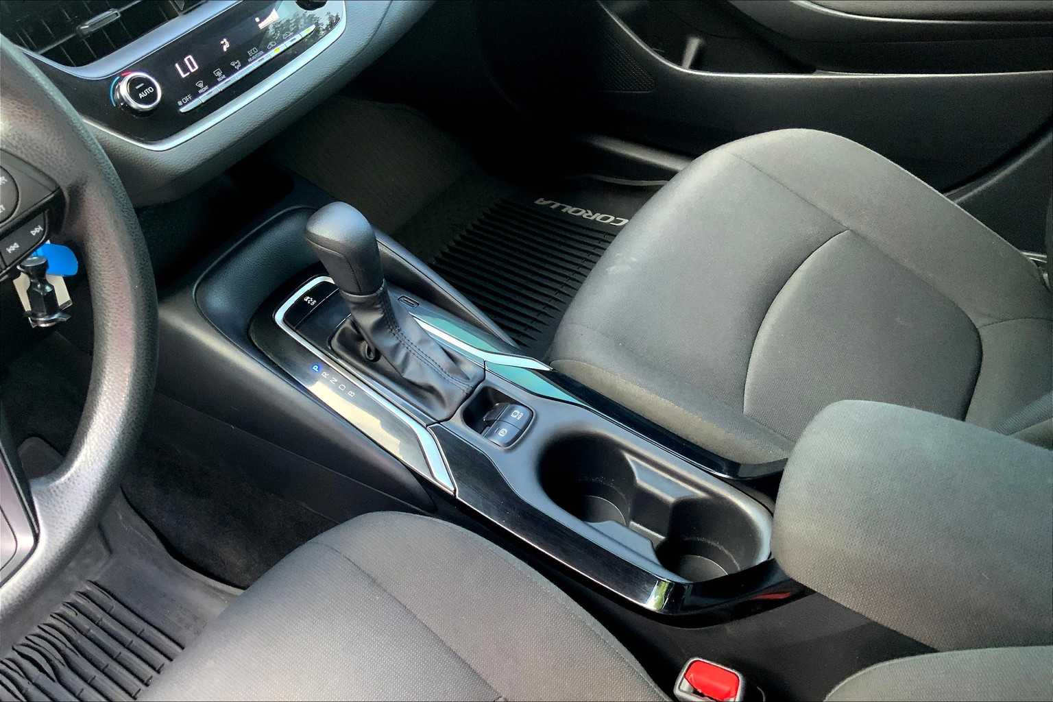 2022 Toyota Corolla LE photo 15