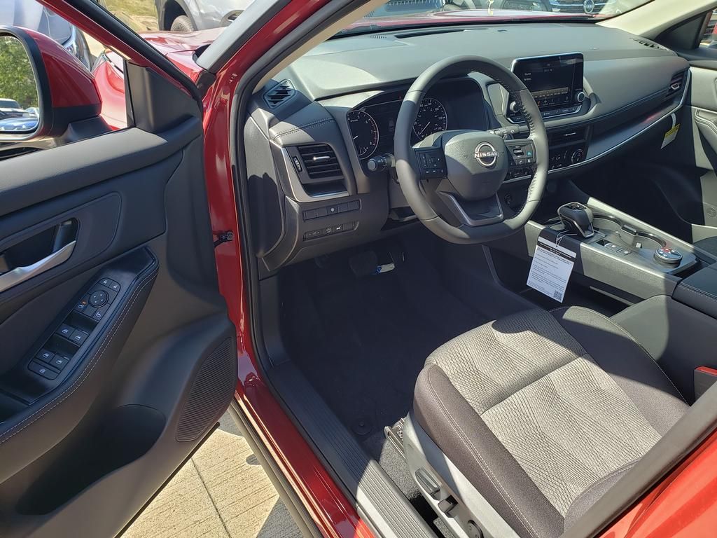 2026 Nissan Rogue SV photo 7