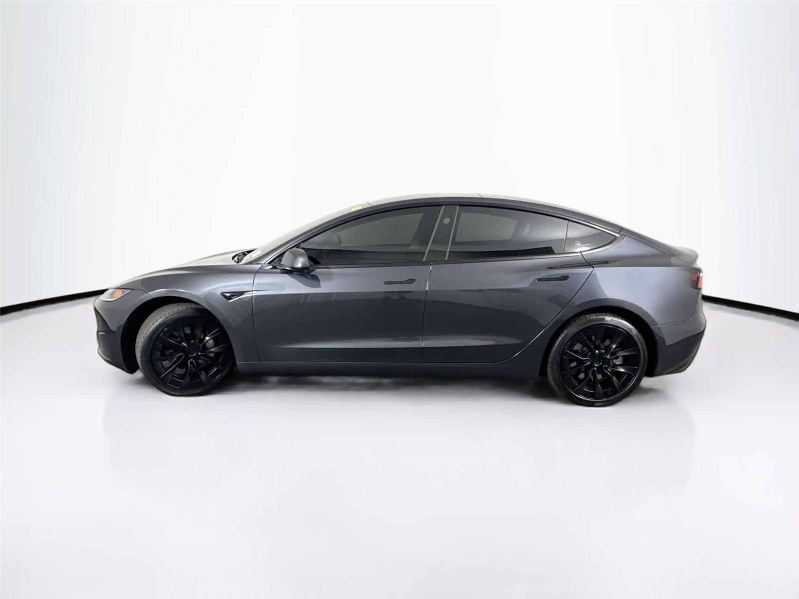 2024 Tesla Model 3 Standard Range photo 9