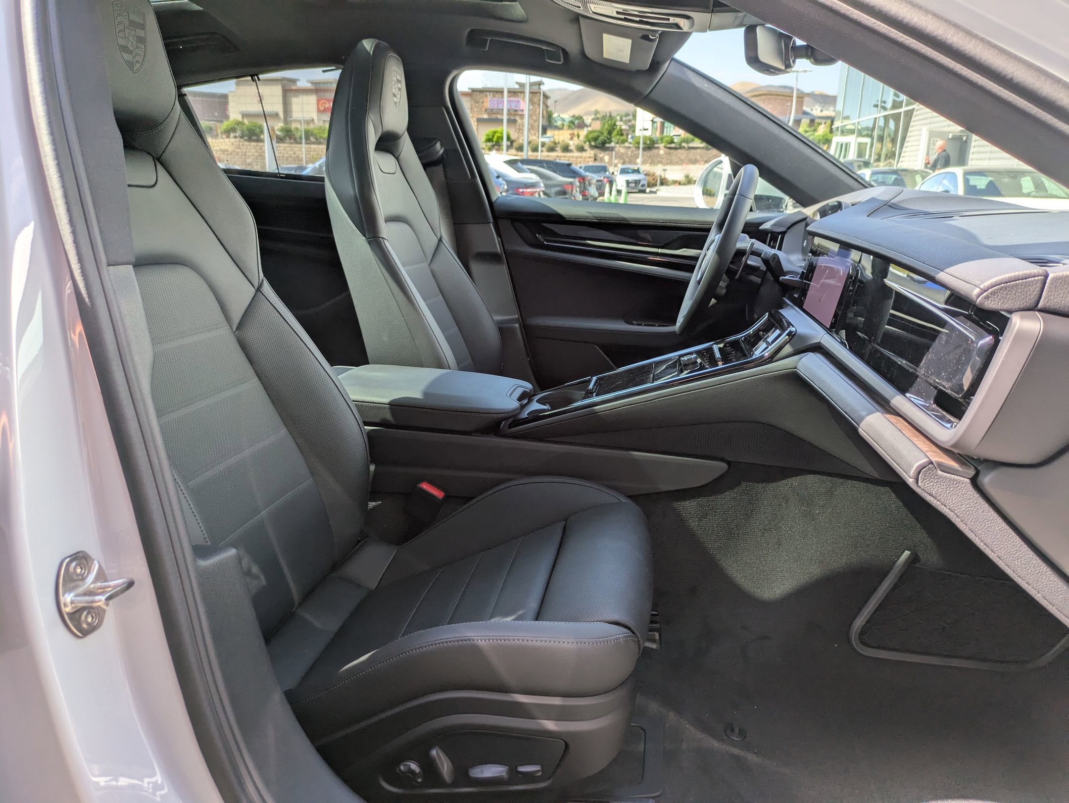 2025 Porsche Panamera 4 photo 23