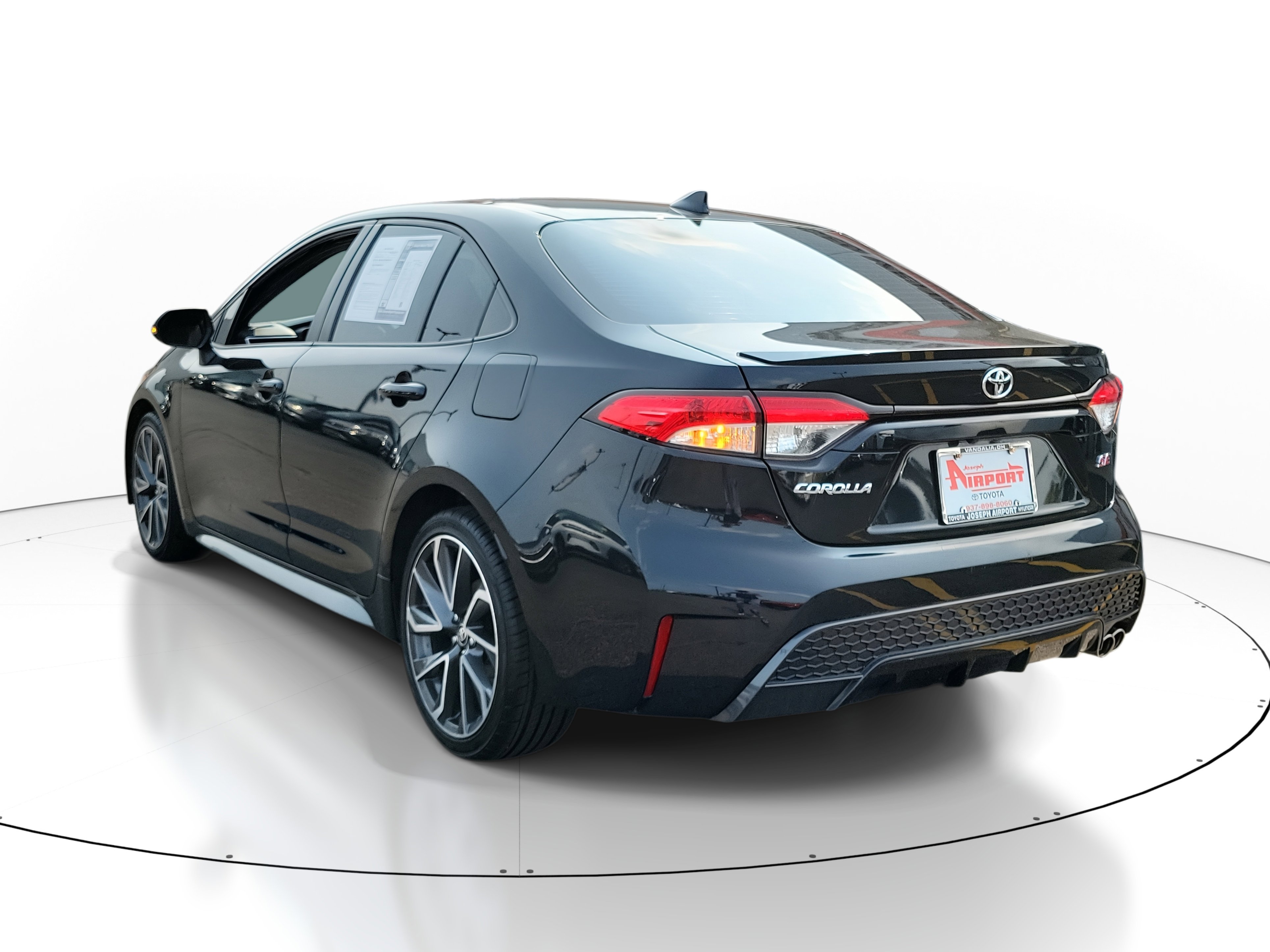 2022 Toyota Corolla SE photo 2