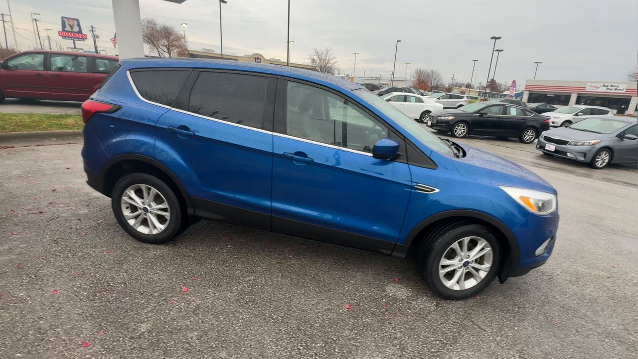 2019 Ford Escape SE photo 3
