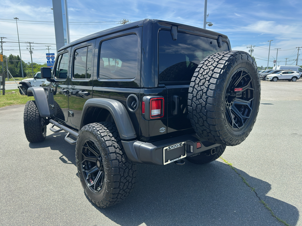 2025 Jeep Wrangler Willys photo 4