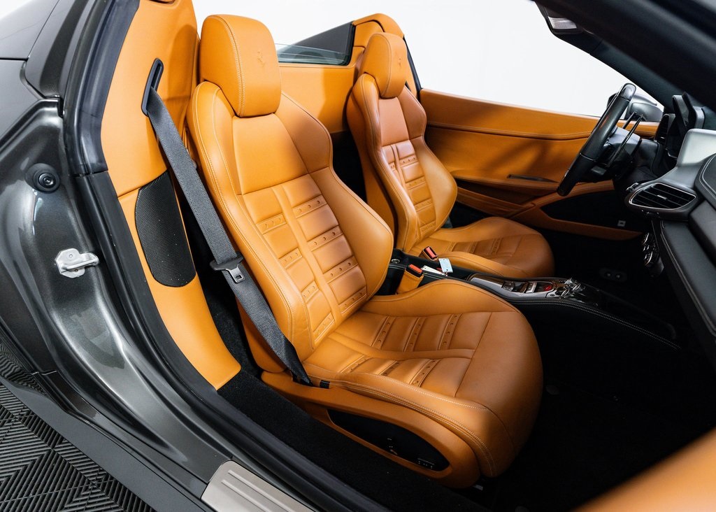 2014 Ferrari 458 Spider Base photo 21