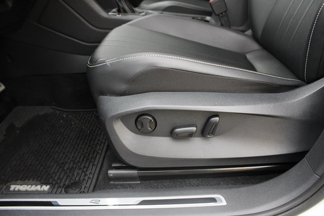 2023 Volkswagen Tiguan SE R-Line Black photo 4