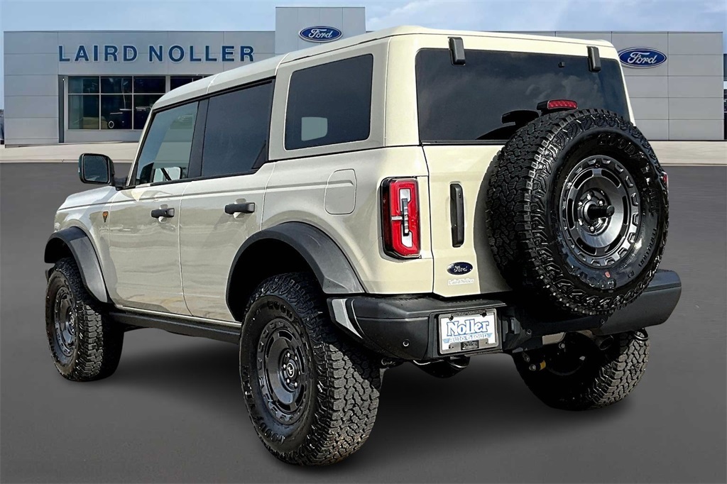 2025 Ford Bronco Badlands photo 3