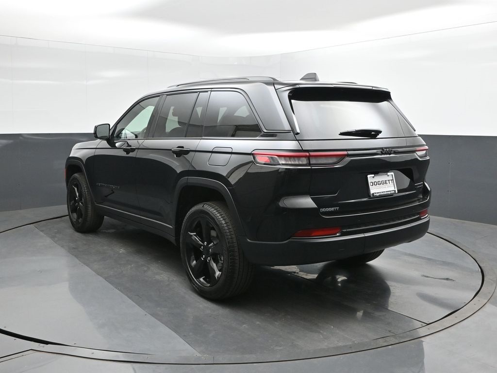 2025 Jeep Grand Cherokee Limited photo 4