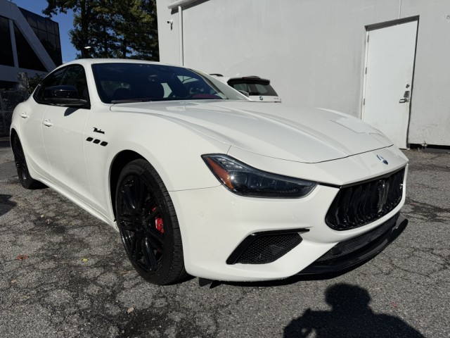2022 Maserati Ghibli Modena Q4 photo 2