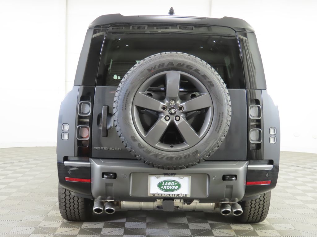 2025 Land Rover Defender 130 V8 photo 6