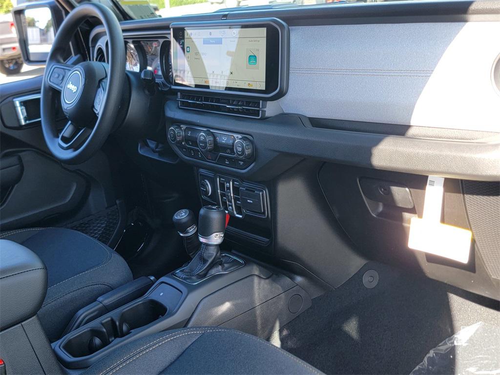 2025 Jeep Gladiator Sport photo 11